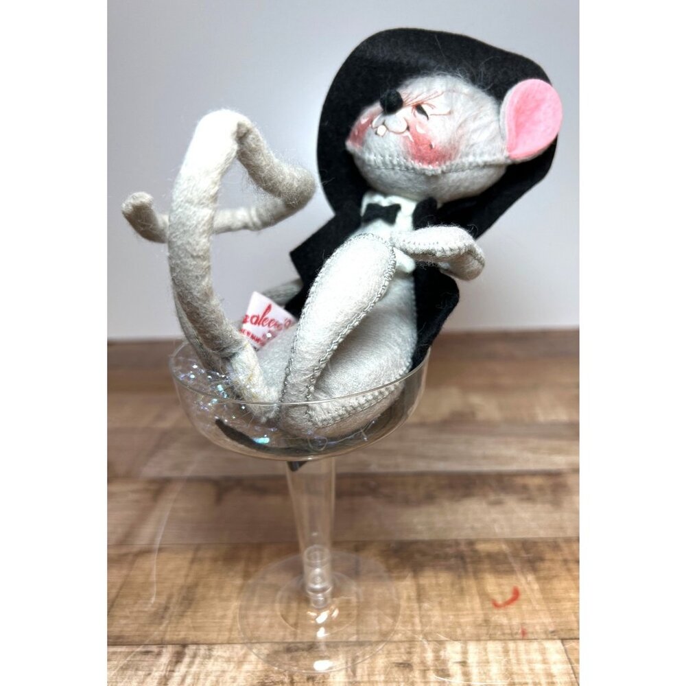 Annalee Vintage Mouse In Tuxedo Sitting In Martini Glass Decoration No Tag 8204